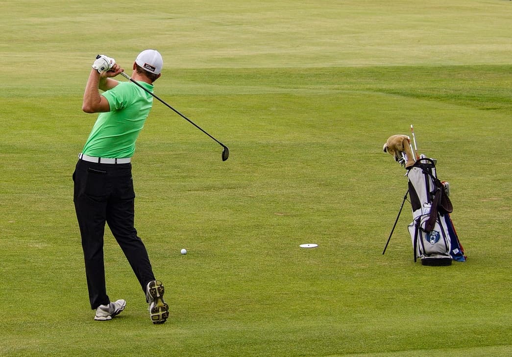 Teeing off with stand bag